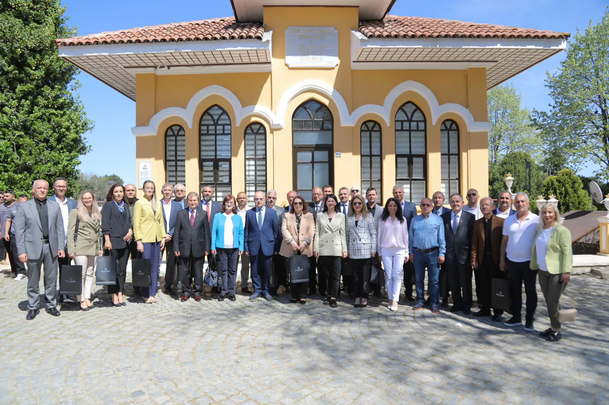 BAŞKAN GENCAN: “MUHTARLARIMIZ, MAHALLELERİMİZİN SESİ VE EN ÖNEMLİ ÇALIŞMA ORTAKLARIMIZDIR